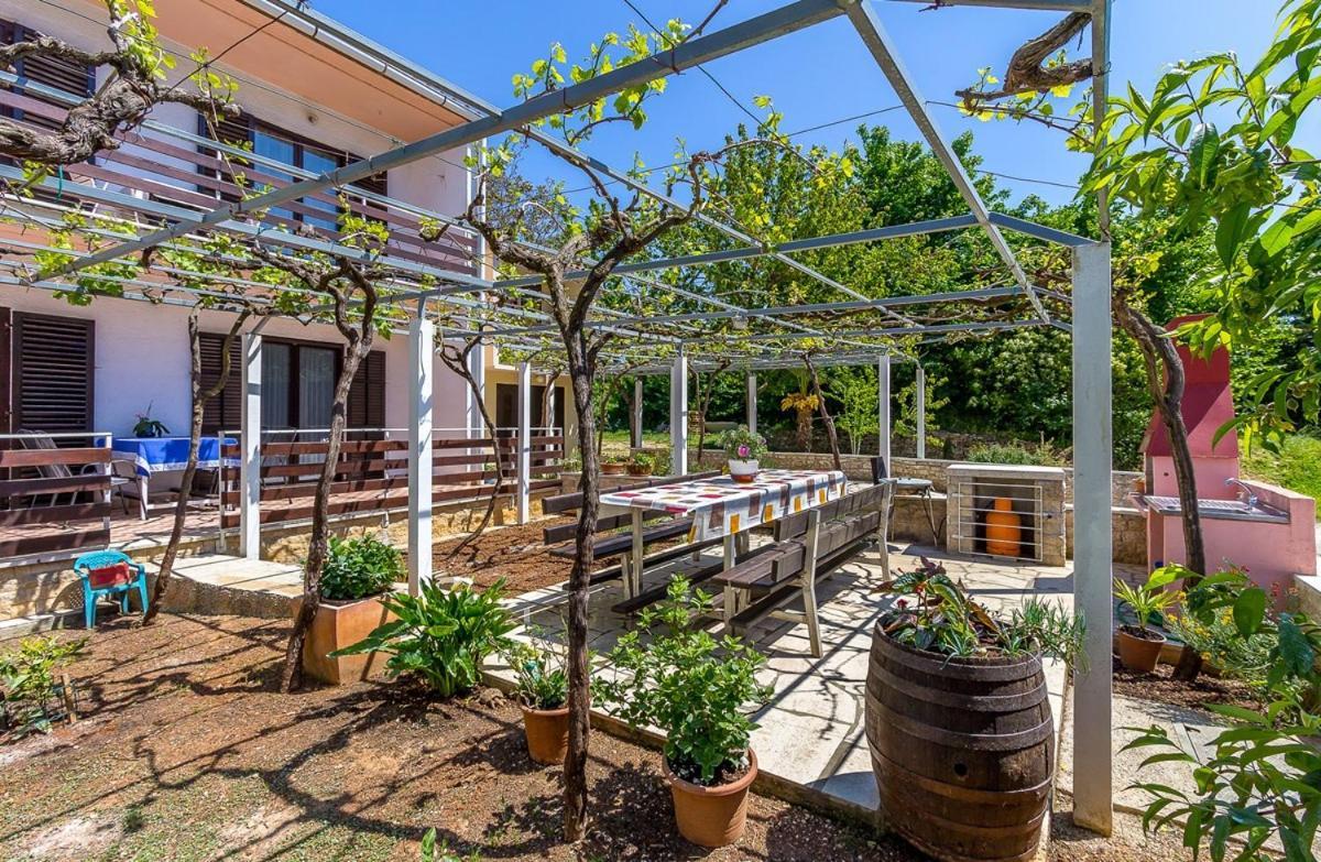 Valbandon Apartments Dragica מראה חיצוני תמונה